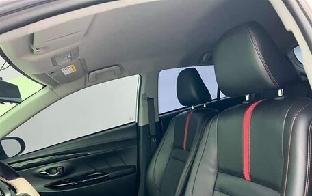 Toyota Yaris, 2022 год, 1 430 000 рублей, 16 фотография