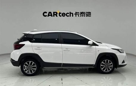 Toyota Yaris, 2022 год, 1 430 000 рублей, 5 фотография