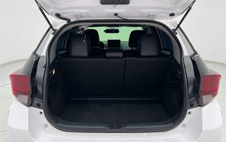 Toyota Yaris, 2022 год, 1 430 000 рублей, 21 фотография