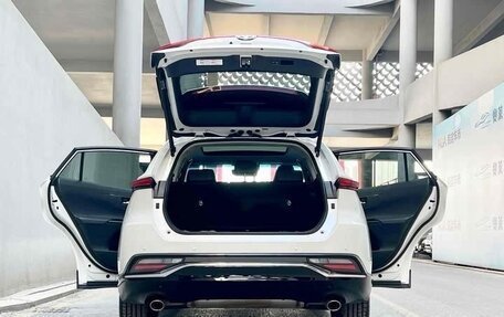 Toyota Venza, 2022 год, 3 550 000 рублей, 6 фотография