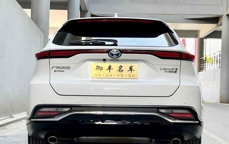 Toyota Venza, 2022 год, 3 550 000 рублей, 5 фотография