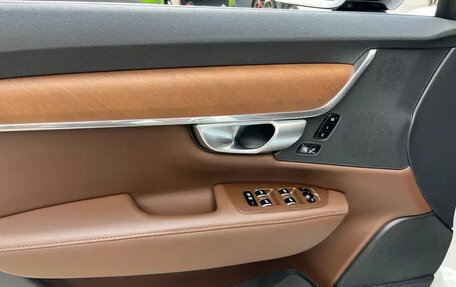 Volvo S90 II рестайлинг, 2022 год, 2 815 000 рублей, 9 фотография