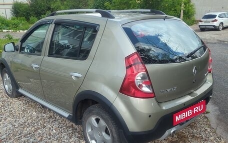 Renault Sandero I, 2013 год, 900 000 рублей, 4 фотография