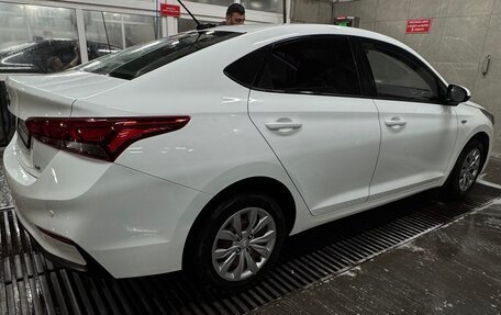 Hyundai Solaris II рестайлинг, 2019 год, 1 350 000 рублей, 7 фотография