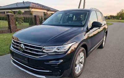 Volkswagen Tiguan II, 2021 год, 2 600 000 рублей, 1 фотография