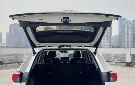 Toyota RAV4, 2021 год, 1 800 000 рублей, 8 фотография