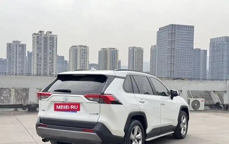 Toyota RAV4, 2021 год, 1 800 000 рублей, 6 фотография