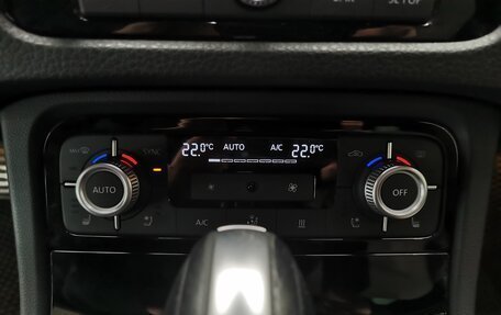 Volkswagen Touareg III, 2018 год, 3 240 000 рублей, 23 фотография