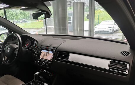 Volkswagen Touareg III, 2018 год, 3 240 000 рублей, 28 фотография
