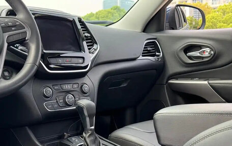 Jeep Cherokee, 2021 год, 2 000 000 рублей, 12 фотография