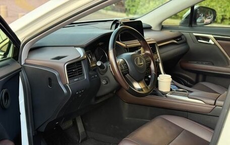 Lexus RX IV рестайлинг, 2022 год, 3 620 000 рублей, 7 фотография