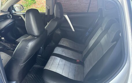 Toyota RAV4, 2014 год, 2 100 000 рублей, 3 фотография