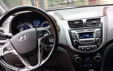 Hyundai Solaris II рестайлинг, 2015 год, 970 000 рублей, 9 фотография