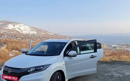 Honda Vezel, 2017 год, 1 800 000 рублей, 2 фотография