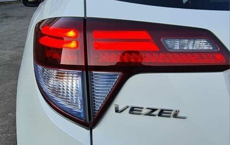 Honda Vezel, 2017 год, 1 800 000 рублей, 10 фотография