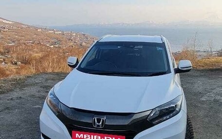 Honda Vezel, 2017 год, 1 800 000 рублей, 4 фотография