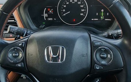 Honda Vezel, 2017 год, 1 800 000 рублей, 21 фотография