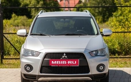 Mitsubishi Outlander III рестайлинг 3, 2009 год, 1 155 000 рублей, 2 фотография