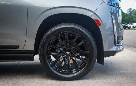 Cadillac Escalade V, 2022 год, 8 260 000 рублей, 10 фотография