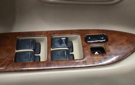 Toyota Land Cruiser 100 рестайлинг 2, 2000 год, 1 080 000 рублей, 9 фотография