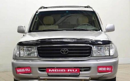 Toyota Land Cruiser 100 рестайлинг 2, 2000 год, 1 080 000 рублей, 2 фотография