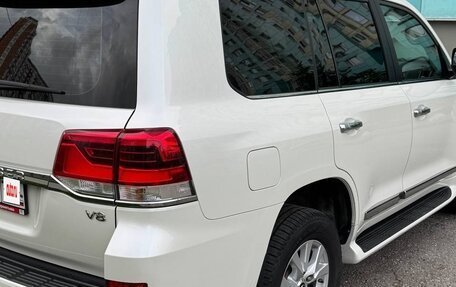 Toyota Land Cruiser 200, 2016 год, 6 050 000 рублей, 3 фотография
