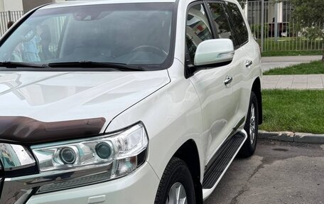 Toyota Land Cruiser 200, 2016 год, 6 050 000 рублей, 5 фотография