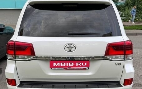 Toyota Land Cruiser 200, 2016 год, 6 050 000 рублей, 2 фотография
