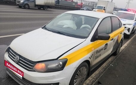 Volkswagen Polo VI (EU Market), 2016 год, 250 000 рублей, 2 фотография