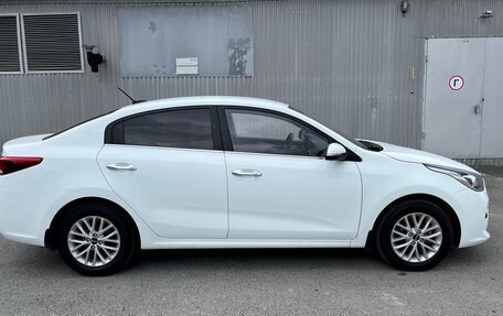 KIA Rio IV, 2018 год, 1 350 000 рублей, 5 фотография