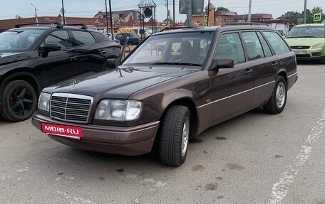 Mercedes-Benz E-Класс, 1994 год, 1 450 000 рублей, 8 фотография