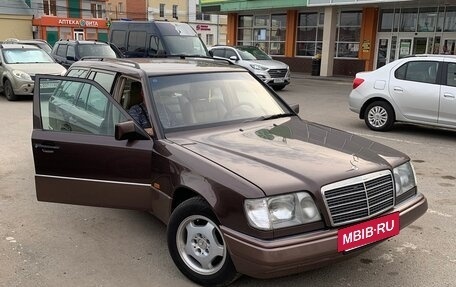 Mercedes-Benz E-Класс, 1994 год, 1 450 000 рублей, 7 фотография