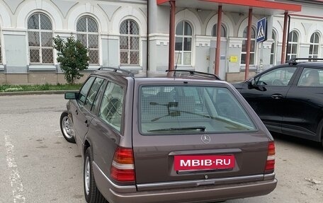 Mercedes-Benz E-Класс, 1994 год, 1 450 000 рублей, 10 фотография