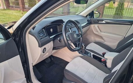 Volkswagen Tiguan II, 2021 год, 2 600 000 рублей, 8 фотография
