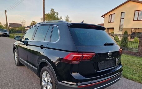 Volkswagen Tiguan II, 2021 год, 2 600 000 рублей, 7 фотография