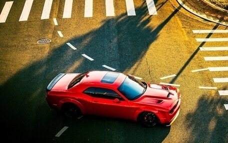 Dodge Challenger III рестайлинг 2, 2020 год, 13 000 000 рублей, 11 фотография