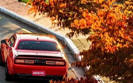 Dodge Challenger III рестайлинг 2, 2020 год, 13 000 000 рублей, 8 фотография