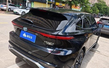 Toyota Venza, 2023 год, 2 475 000 рублей, 3 фотография