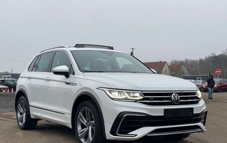 Volkswagen Tiguan II, 2022 год, 2 670 000 рублей, 3 фотография