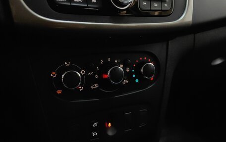 Renault Sandero II рестайлинг, 2019 год, 999 000 рублей, 15 фотография