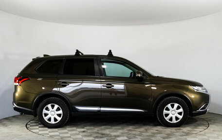 Mitsubishi Outlander III рестайлинг 3, 2018 год, 1 349 000 рублей, 4 фотография
