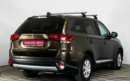 Mitsubishi Outlander III рестайлинг 3, 2018 год, 1 349 000 рублей, 5 фотография