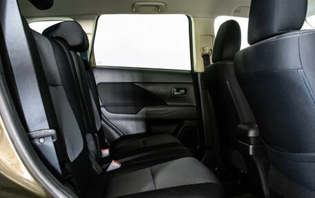 Mitsubishi Outlander III рестайлинг 3, 2018 год, 1 349 000 рублей, 15 фотография