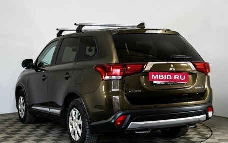 Mitsubishi Outlander III рестайлинг 3, 2018 год, 1 349 000 рублей, 7 фотография