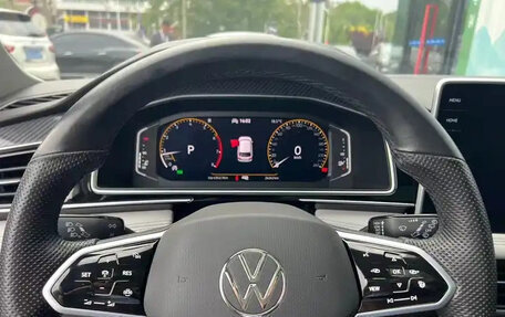 Volkswagen Tiguan II, 2021 год, 2 350 227 рублей, 10 фотография