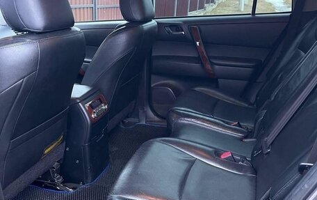 Toyota Highlander III, 2011 год, 2 300 000 рублей, 10 фотография