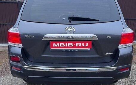 Toyota Highlander III, 2011 год, 2 300 000 рублей, 11 фотография