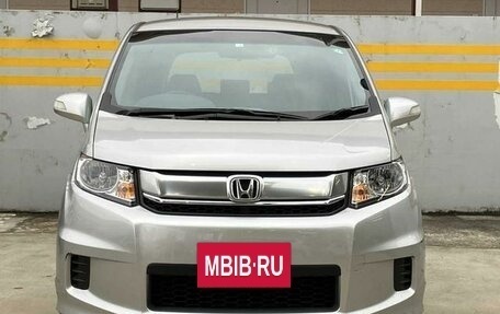 Honda Freed I, 2011 год, 1 050 000 рублей, 2 фотография