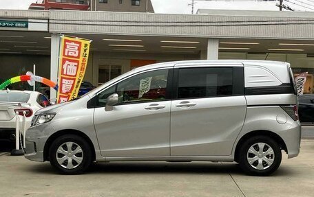 Honda Freed I, 2011 год, 1 050 000 рублей, 8 фотография