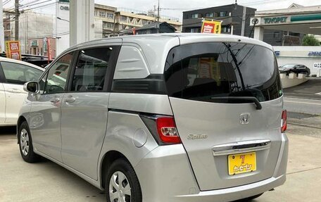 Honda Freed I, 2011 год, 1 050 000 рублей, 6 фотография